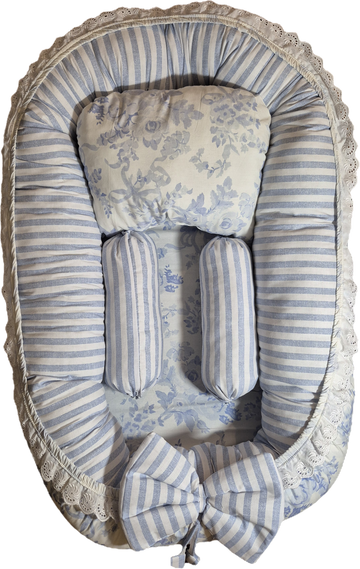 Garden Damask in Blue Nester