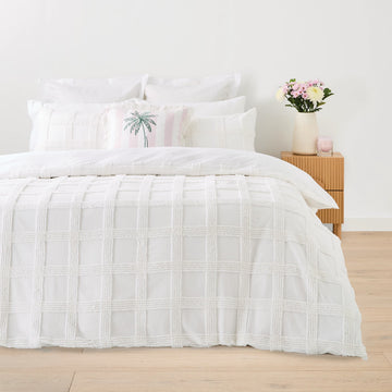 Checkered Tufted Set in White