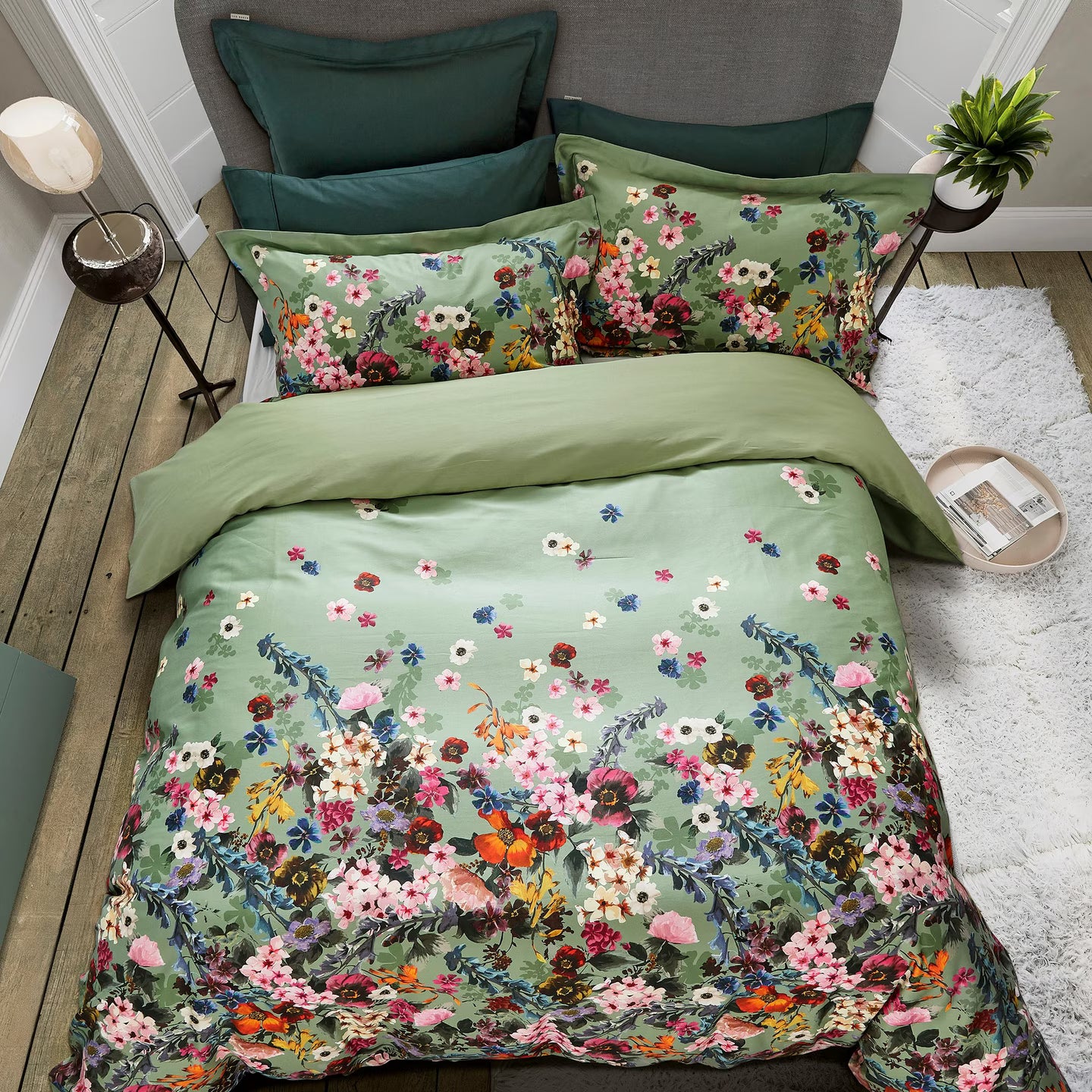 Ted Baker- Antiquity